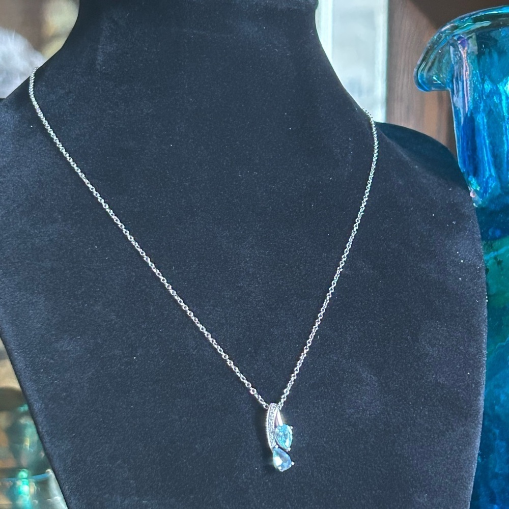 Blue Topaz and Sterling Silver Pendant and Chain - Picture 8 of 9
